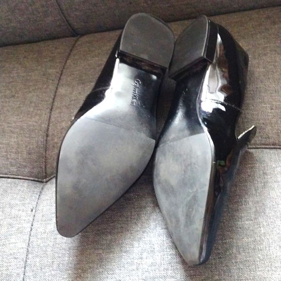 CALVIN KLEIN BLACK ELIN POINTED LOAFER - Picture 2 of 8